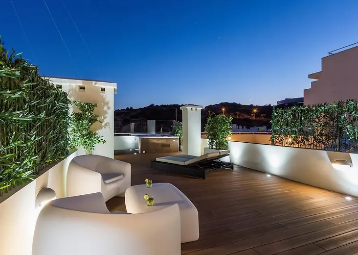 市中心d阁楼公寓 *